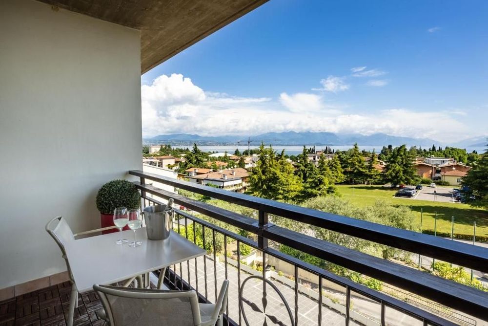 Viaggio di gruppo sul Lago di Garda - Padel, lago e nuovi amici
