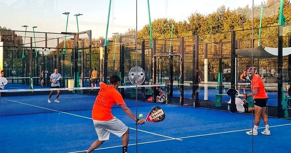 Viaggio di gruppo sul Lago di Garda - Padel, lago e nuovi amici